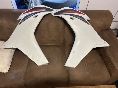 Par de carenagens laterais Honda CBR 600F 2012