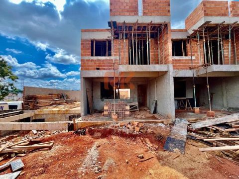 Casa à venda, 4 quartos, 1 suíte, 3 vagas, Santa Amélia - Belo Horizonte/MG