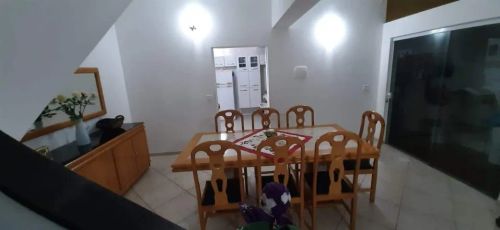 Casa /Área comercial no Centro