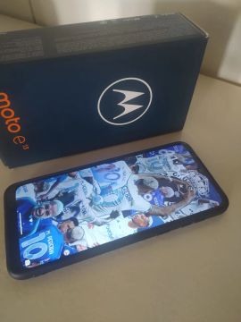 Vendo celular Motorola e13