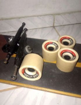  Rodas High Stakes longboard