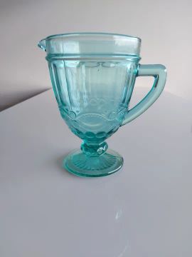 Jarro de vidro verde vintage para servir
