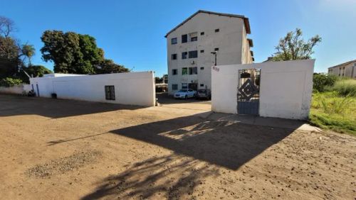 Apê Bairro Tijuca, 2 quartos e etc. Condomínio fechado. Imóvel quitado e escriturado