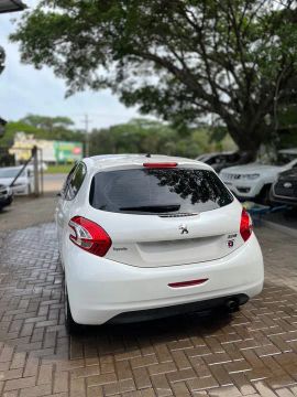 Sucata em peças Peugeot 208 1.5 