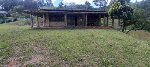 Sitio com aproximadamentde 13 hectares