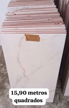 15,90 m² de Porcelanato Novo
