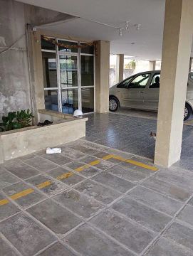 Alugo garagem com 1 vaga. Valor 250,00 reais ao mês.