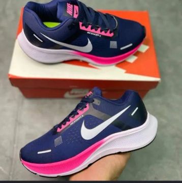 Tênis Nike Azul marinho e rosa 