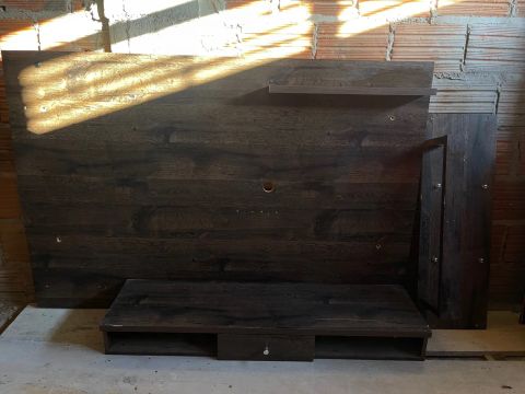 Rack para TV com Painel em Madeira - Novo