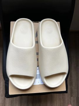 Yeezy Slide Bone - Tamanho 44/45 US12
