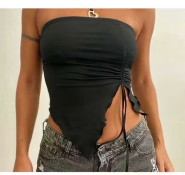 Cropped tomara que caia tendência 2025