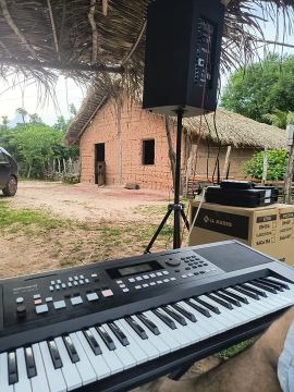 Teclado Musical Roland EX50 - seminovo tudo funcionando perfeitamente e já vai com 10 