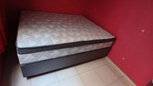 Cama QUEEN SIZE nova 