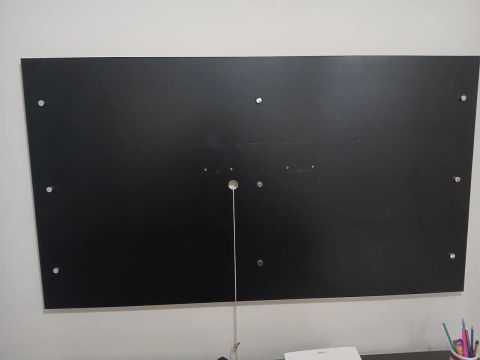 Painel para TV preto com 100cm de largura