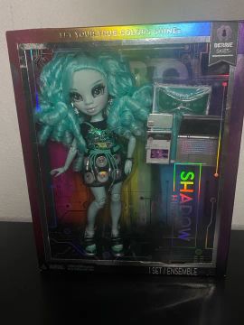 Boneca Monster High Shadow High Berrie Skies