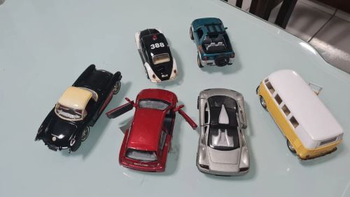 Conjunto de Carros de Brinquedo Antigos