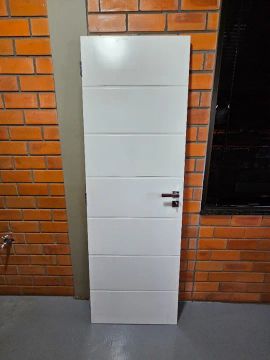 Porta Laqueada Branca de MDF Hidrofugo