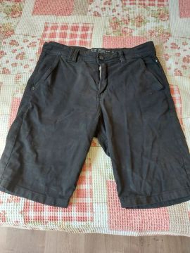 BERMUDA MCD WALK CHINO PRETA ORIGINAL. TAMANHO 40.