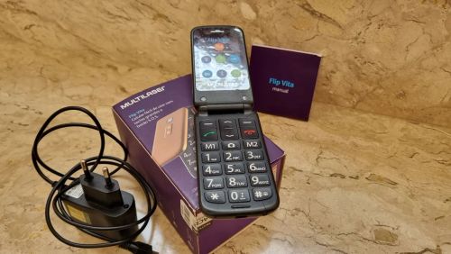 Telefone Flip com teclas grandes
