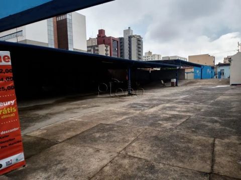 Terreno à venda em Campinas, Centro, com 858 m²