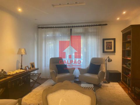 CASA DE VILA LINDA Á VENDA EM MOEMA, COM 3 SUÍTES E 2 VAGAS!!!