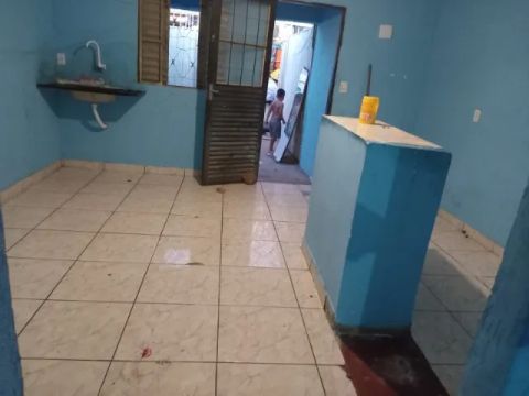 Alugo casa nas 301 do recanto das emas 