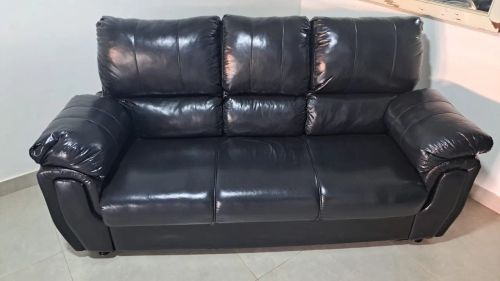Sofá preto courino em perfeito estado