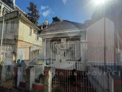 Terreno em excelente localização no coração de Porto Alegre, bairro Cidade Baixa. Com mais