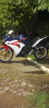Honda CBR 250R - impecável!