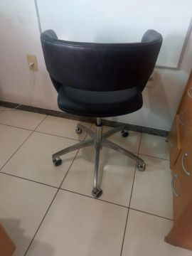 Cadeira de Escritório Giratória Preta