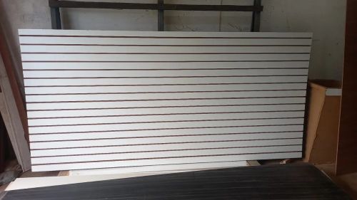 Painel de parede branco canaletado  1.30 cm por 2.70 cm