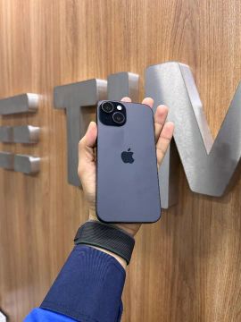 iPhone 15  - 256GB