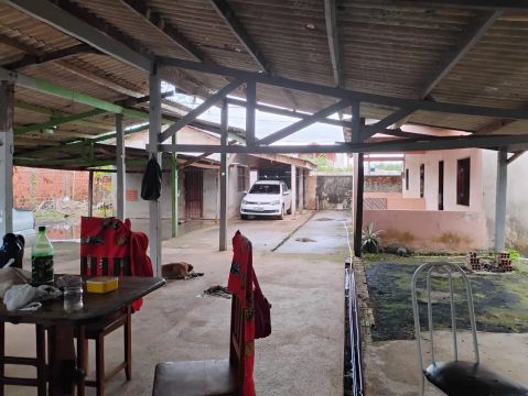 Duas casas em um único terreno 