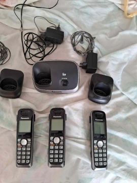 3 telefones Panasonic sem fio um principal e 2 ramais