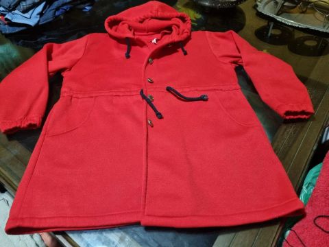 Casaco de Moletom Vermelho com Capuz tipo parka 