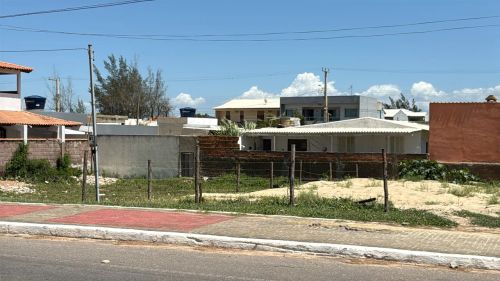 Terreno frente ao mar 