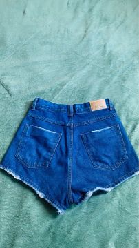 Short Jeans com Strass