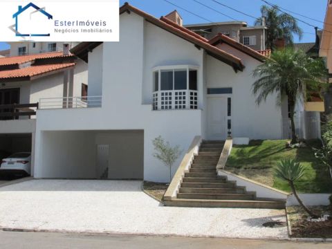 Linda casa no Alphaville Residencial 6 Valor R$2.200.000.00 Área construída: 330m² Terreno