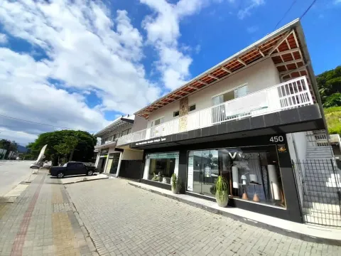 Sala comercial em piso superior disponível para locação no bairro Sete de Setembro  Gaspar