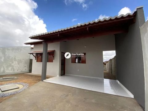 Casa à venda em Cajupiranga, Parnamirim.