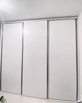 Guarda roupa planejado casal enorme cor branco 