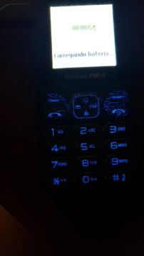 celular antigo LG com carregador publico alvo colecionadores , 