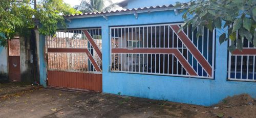 Vende se casa em Candeias do Jamari 
