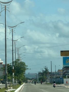 Alugo galpão comercial na Avenida Daniel de Lá Touche 