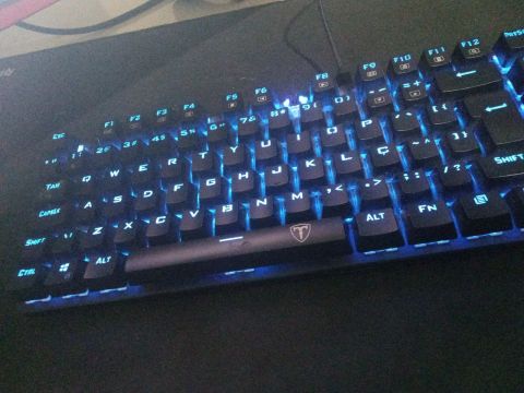 Teclado Gamer com Iluminação RGB