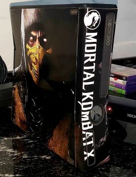 Xbox 360 Slim com Skin Mortal Kombat + Kinect