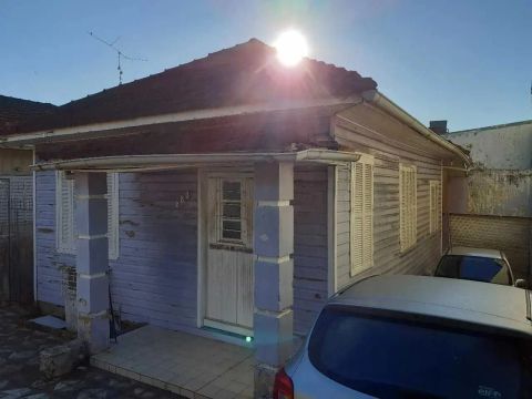 Lote em Rua Nove de Março - Vila Ipiranga - Porto Alegre/RS