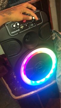 Caixa de Som Bluetooth com LED