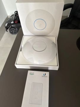 Roteador Wi-Fi UniFi 6 com PoE