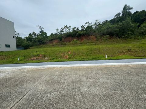 Barbada em condomínio fechado em Balneário Camboriú 